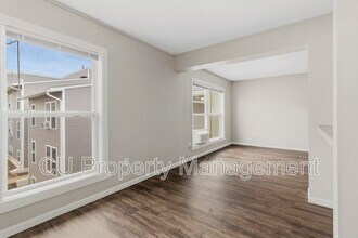 1605 N Willow Rd in Urbana, IL - Building Photo - Building Photo