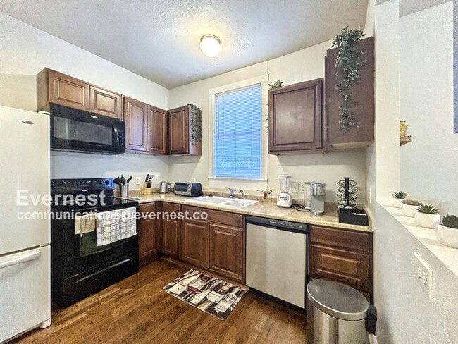 410 E Carson St in San Antonio, TX - Building Photo - Building Photo