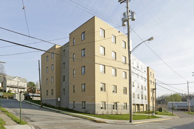 Dave Wright Apartments in Carnegie, PA - Foto de edificio - Building Photo