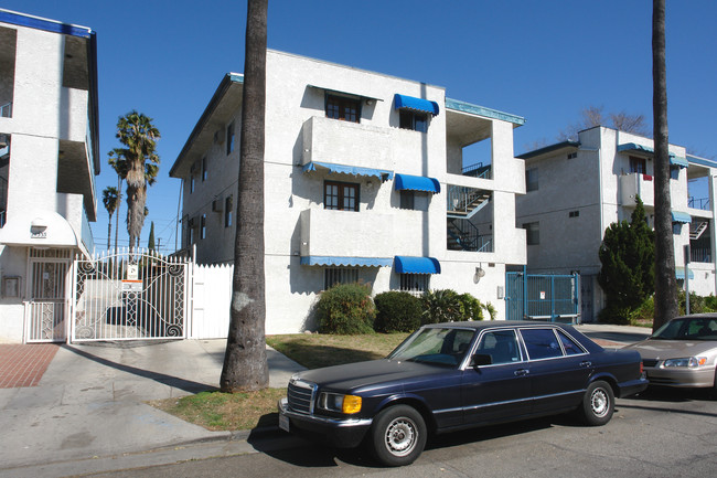 14329 Haynes St in Van Nuys, CA - Building Photo - Building Photo