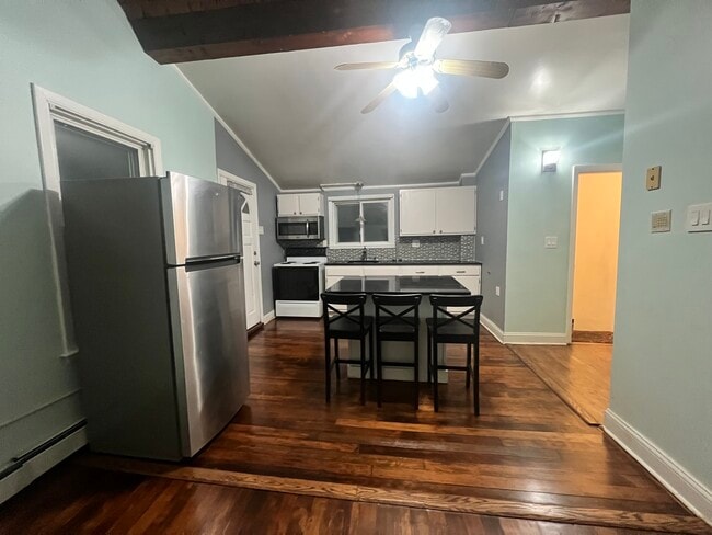 129 Bradstreet Ave, Unit 3 in Revere, MA - Foto de edificio - Building Photo