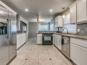 10824 Admiral Dr in Oklahoma City, OK - Building Photo - Building Photo