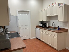 2717 Tottenham Dr in New Port Richey, FL - Building Photo - Building Photo