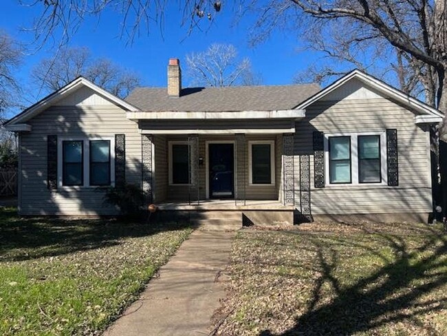 property at 3619 Fort Ave