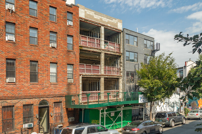 257 Jefferson St in Brooklyn, NY - Building Photo - Building Photo