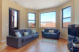 2147 W Evergreen Ave in Chicago, IL - Building Photo - Building Photo