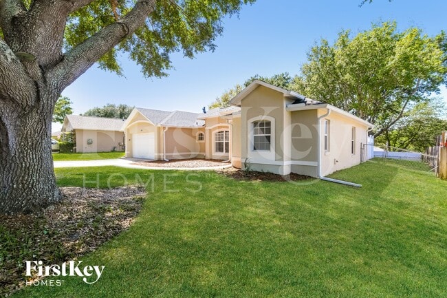 1118 Windy Bluff Dr in Minneola, FL - Foto de edificio - Building Photo