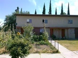 355 Adams St in Taft, CA - Foto de edificio