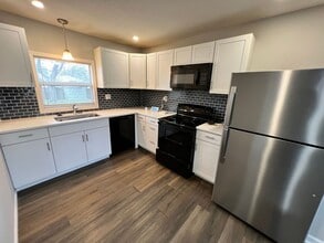 5208 Harvard Ave in Raytown, MO - Building Photo - Building Photo