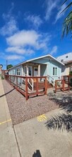 2058 Harrison Ave in San Diego, CA - Foto de edificio - Building Photo