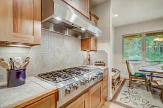 4775 Neeper Valley Rd in Manitou Springs, CO - Building Photo - Building Photo