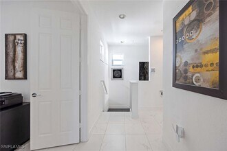 4685 Hawks Nest Way in Naples, FL - Foto de edificio - Building Photo