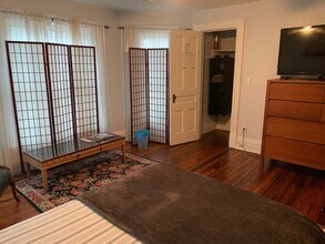 1062 W 9th St in Erie, PA - Building Photo - Building Photo