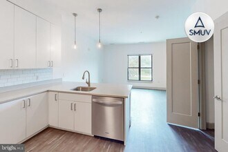 301 McMechen St-Unit -216 in Baltimore, MD - Building Photo - Building Photo