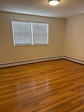 31 Warren St in Waltham, MA - Building Photo - Building Photo