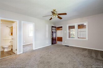 26361 Parkington St in Roseville, MI - Building Photo - Building Photo