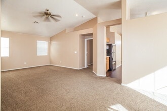 7260 Golden Star Ave in Las Vegas, NV - Building Photo - Building Photo