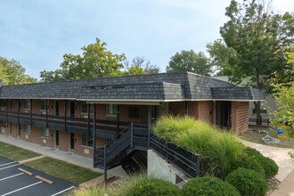 Glen Park Apartments in Webster Groves, MO - Building Photo - Building Photo