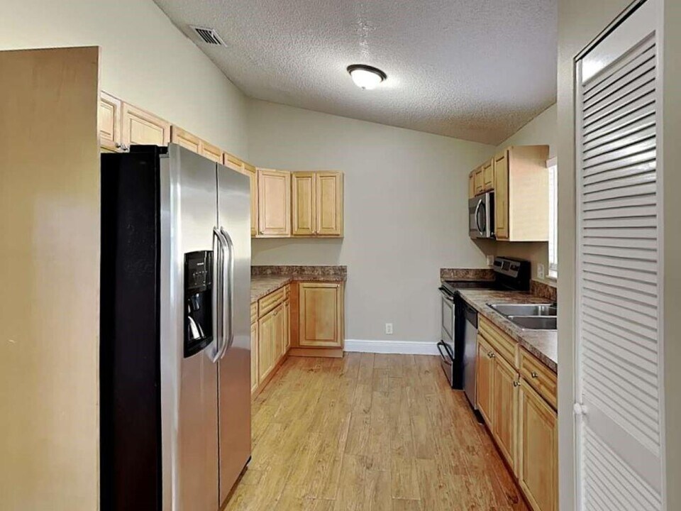 1500 Hammock Ln in Pembroke Pines, FL - Building Photo