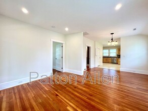 702 Fairview Rd in Asheville, NC - Building Photo - Building Photo