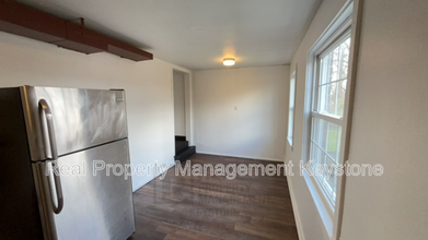 138 Delaware Dr in Coraopolis, PA - Building Photo - Building Photo