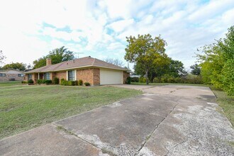 3106 Bonham St in Greenville, TX - Building Photo - Building Photo