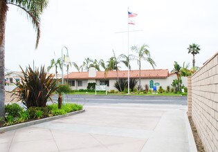 Huntington shorecliffs in Huntington Beach, CA - Foto de edificio - Building Photo