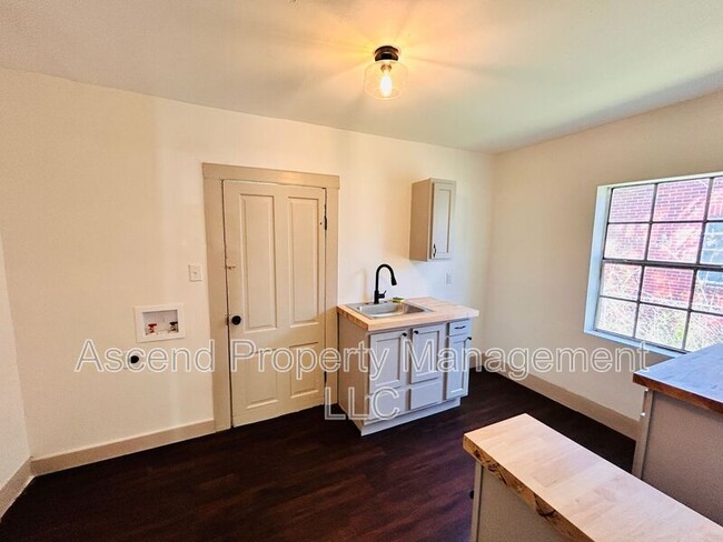 727 Henderson Ave in Rossville, GA - Building Photo - Building Photo