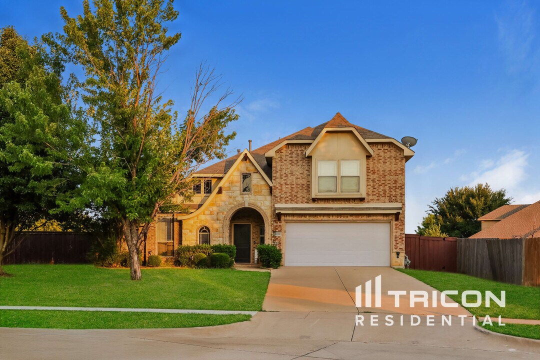 4408 Meadow Breeze Ct in Mansfield, TX - Building Photo