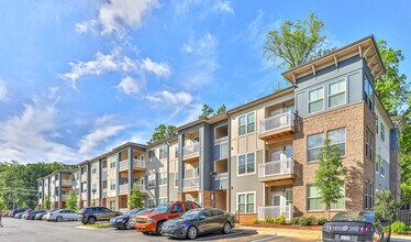 Avion Point in Charlotte, NC - Building Photo - Building Photo