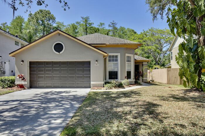 10617 Satinwood Cir in Orlando, FL - Building Photo