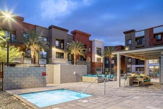 Marquis at Chandler in Chandler, AZ - Foto de edificio - Building Photo