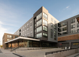 Elms Fells Point in Baltimore, MD - Foto de edificio - Building Photo