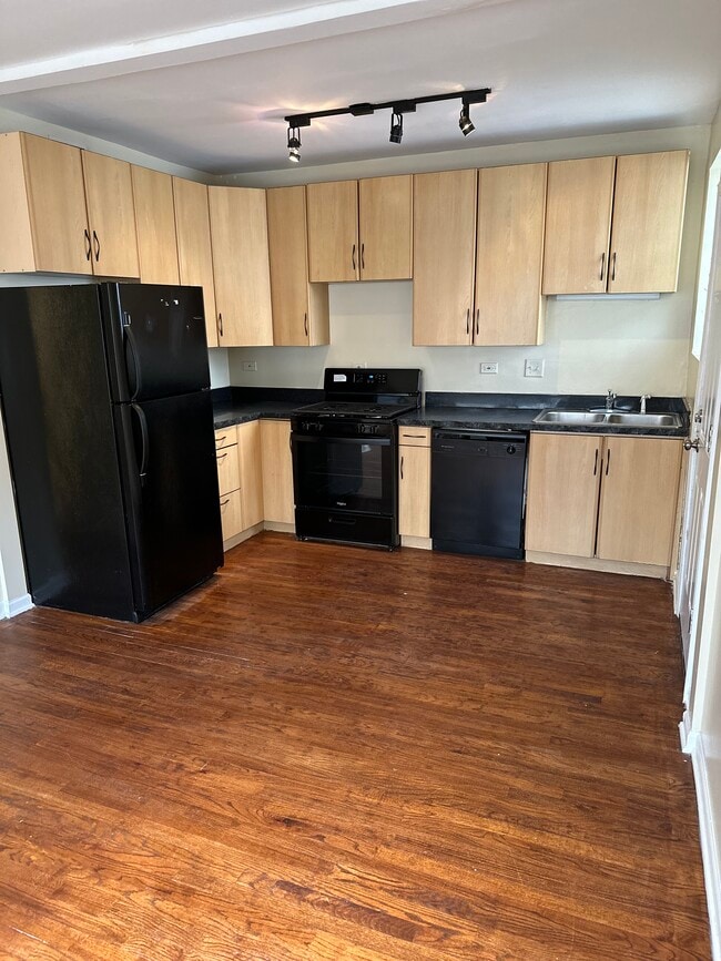 property at 1637 E 77th St