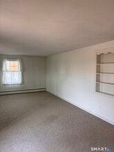 28 Bayberry Ln in Groton, CT - Building Photo - Building Photo