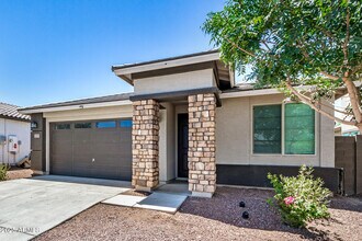 12377 W Whyman Ave in Avondale, AZ - Foto de edificio - Building Photo