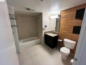 311 Oak St in Oakland, CA - Foto de edificio - Building Photo