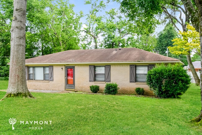 property at 2403 Yorkshire Cir SW