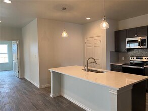525 CR 306 in Jarrell, TX - Building Photo - Building Photo