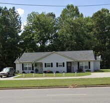 1905 Lincolnton Hwy, Unit B in Cherryville, NC - Building Photo