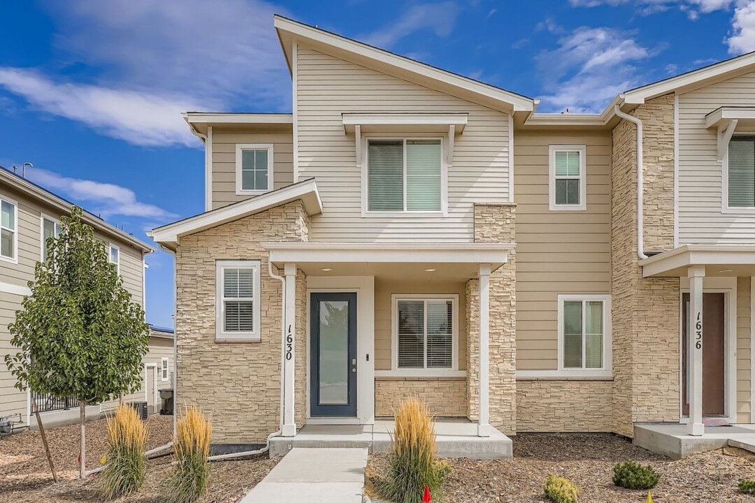 1630 S Tower Rd in Aurora, CO - Building Photo