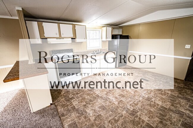 13 Flat Rock Ln in Henderson, NC - Foto de edificio - Building Photo