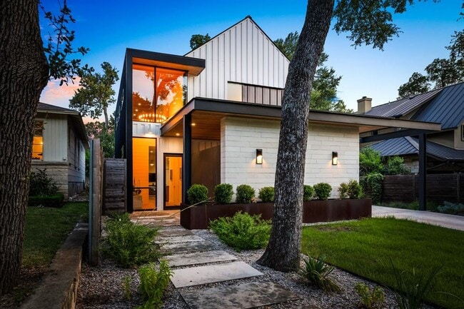 property at 3313 Bonnie Rd
