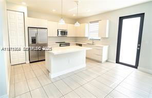 10574 NW 81st Terrace in Doral, FL - Building Photo - Building Photo