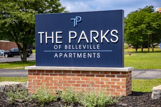 The Parks of Belleville in Belleville, MI - Foto de edificio - Building Photo