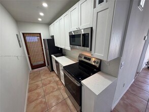 8300 Byron Ave in Miami Beach, FL - Building Photo - Building Photo