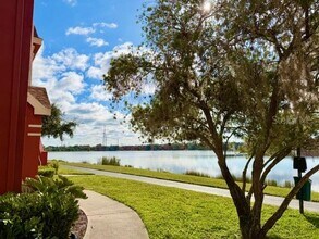 9228 Lake Chase Island Way in Tampa, FL - Building Photo - Building Photo