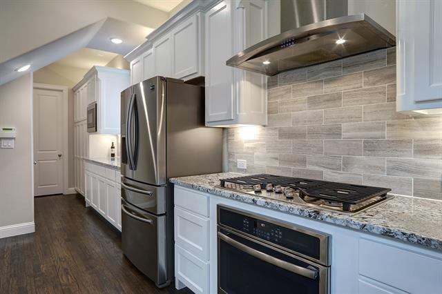 property at 3853 Wellesley Ave