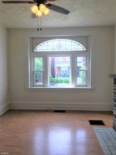 5828 Alder St in Pittsburgh, PA - Foto de edificio - Building Photo