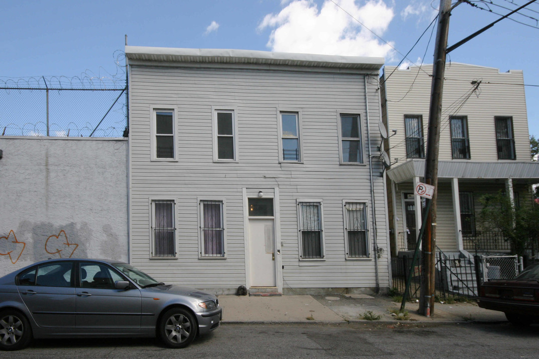 179 New Jersey Ave in Brooklyn, NY - Foto de edificio